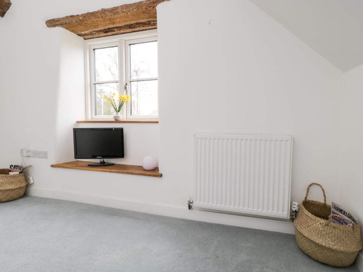High Cogges Farm Holiday Cottages Witney Exterior photo